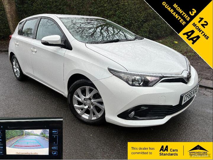 Toyota Auris 1.2 VVT-i Icon Euro 6 (s/s) 5dr (Safety Sense) Toyota Auris 1.2 VVT-i Icon Euro 6 (s/s) 5dr (Safety Sense)
