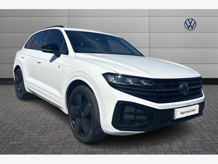 Volkswagen Touareg 3.0 TDI V6 Black Edition Tiptronic 4Motion Euro 6 (s/s) 5dr Volkswagen Touareg 3.0 TDI V6 Black Edition Tiptronic 4Motion Euro 6 (s/s) 5dr