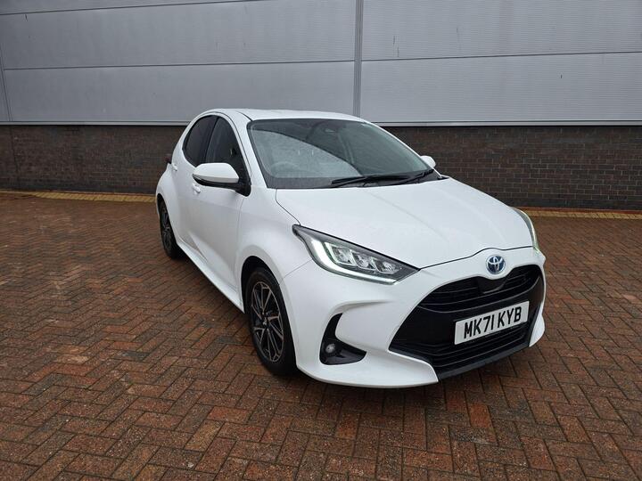 Toyota Yaris 1.5 VVT-h Design E-CVT Euro 6 (s/s) 5dr