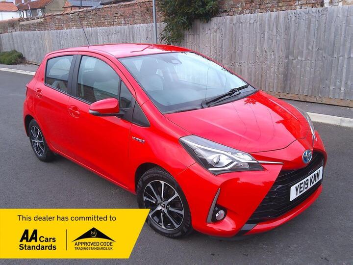 Toyota YARIS 1.5 VVT-h Icon Tech E-CVT Euro 6 (s/s) 5dr