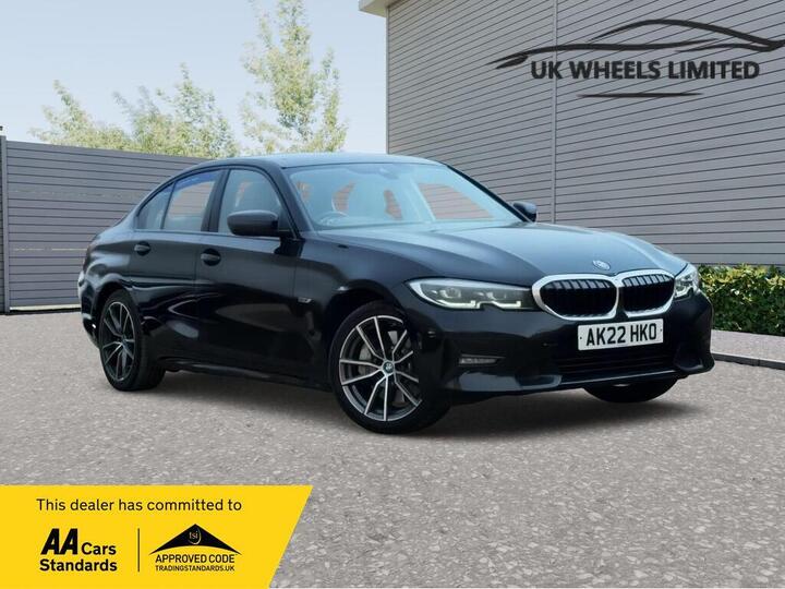 BMW 3 Series 2.0 330e 12kWh Sport Pro Auto Euro 6 (s/s) 4dr BMW 3 Series 2.0 330e 12kWh Sport Pro Auto Euro 6 (s/s) 4dr