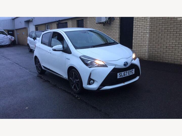 Toyota Yaris 1.5 VVT-h Design E-CVT Euro 6 (s/s) 5dr Toyota Yaris 1.5 VVT-h Design E-CVT Euro 6 (s/s) 5dr