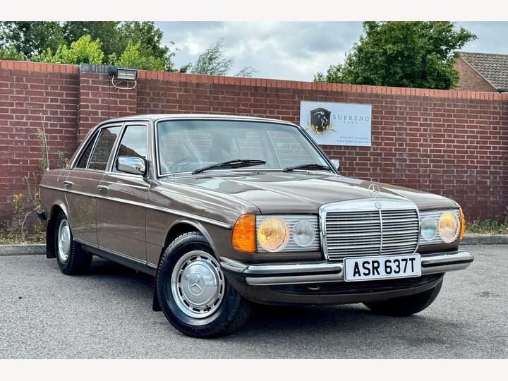Mercedes-Benz 230 2.3 4dr