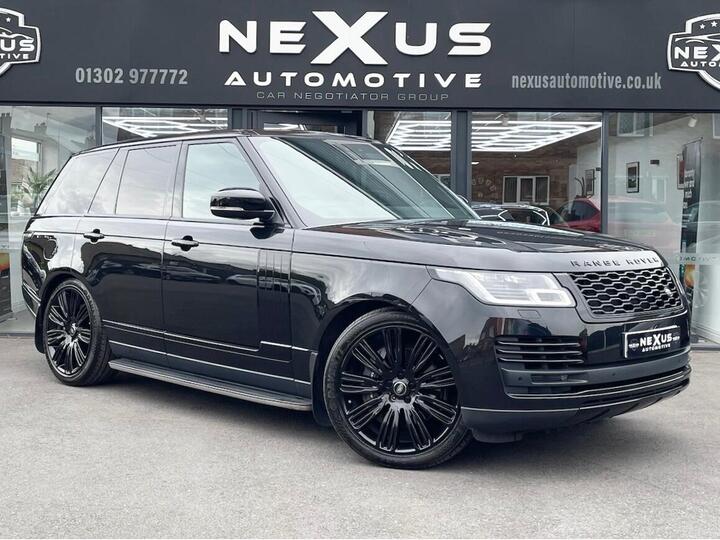 Land Rover Range Rover 4.4 SD V8 Vogue Auto 4WD Euro 6 (s/s) 5dr Land Rover Range Rover 4.4 SD V8 Vogue Auto 4WD Euro 6 (s/s) 5dr