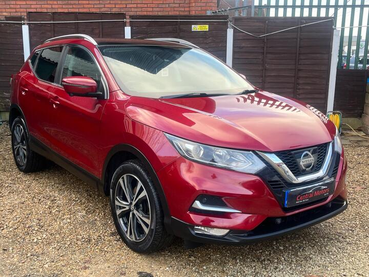 Nissan Qashqai 1.5 DCi N-Connecta Euro 6 (s/s) 5dr Nissan Qashqai 1.5 DCi N-Connecta Euro 6 (s/s) 5dr