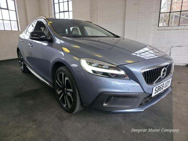 Volvo V40 CROSS COUNTRY 1.5 T3 GPF Pro Auto Euro 6 (s/s) 5dr