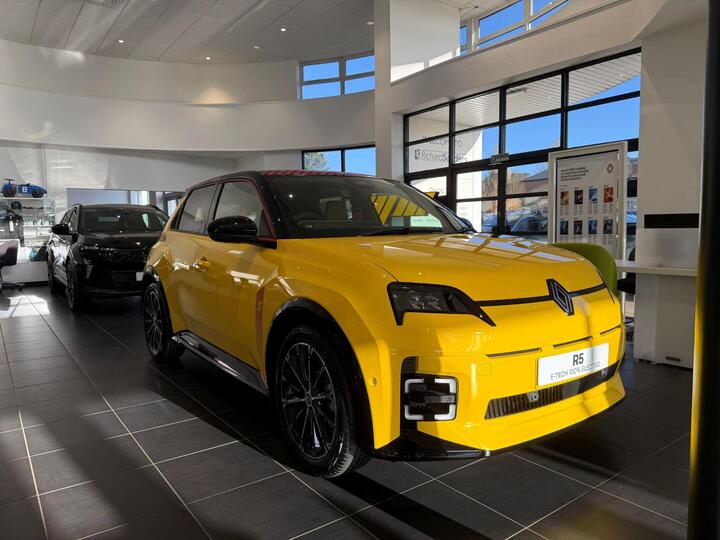 Renault 5 E-Tech Electric Comfort Range 52kWh Iconic Five Auto 5dr