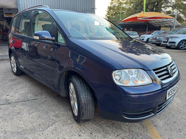 Volkswagen Touran 1.6 FSI SE 5dr (7 Seats)