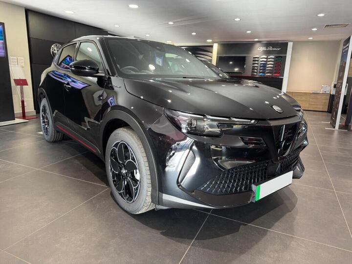 Alfa Romeo Junior 54kWh Elettrica Speciale Auto 5dr