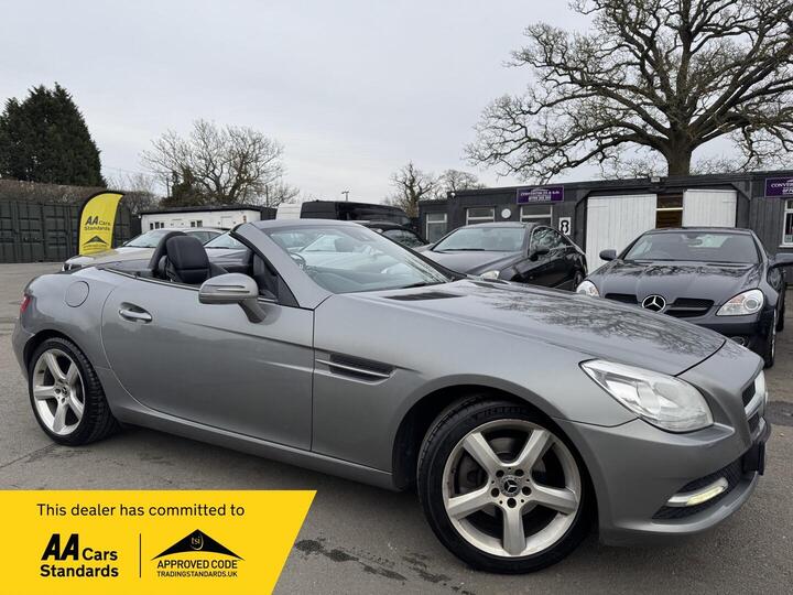 Mercedes-Benz SLK 1.8 SLK200 BlueEfficiency Edition 125 Euro 5 (s/s) 2dr Mercedes-Benz SLK 1.8 SLK200 BlueEfficiency Edition 125 Euro 5 (s/s) 2dr