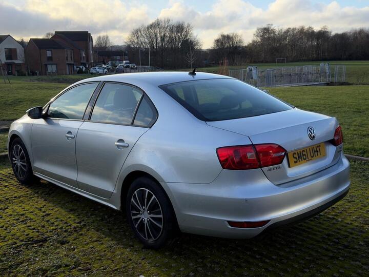 Volkswagen Jetta 1.6 TDI BlueMotion Tech S Euro 5 (s/s) 4dr