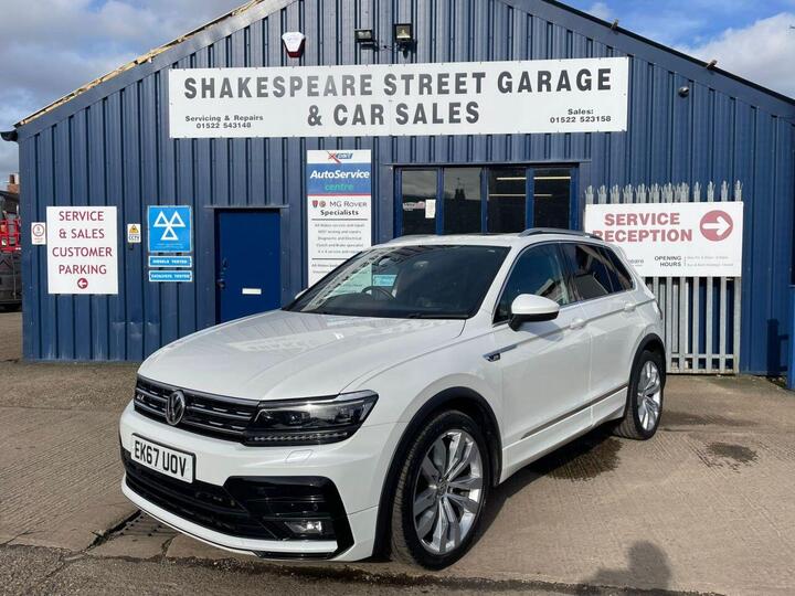 Volkswagen TIGUAN 2.0 TDI R-Line DSG 4Motion Euro 6 (s/s) 5dr