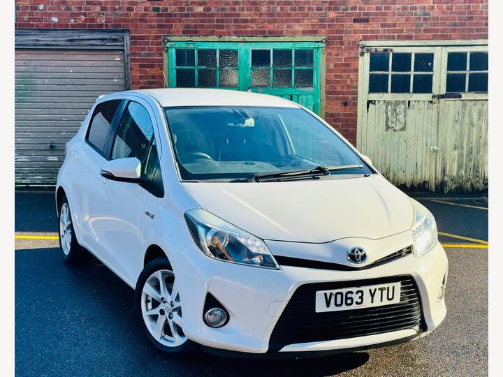 Toyota Yaris 1.5 VVT-h T Spirit CVT Euro 5 5dr