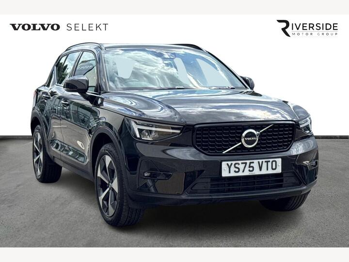 Volvo XC40 2.0 B3 MHEV Plus Dark DCT Auto Euro 6 (s/s) 5dr