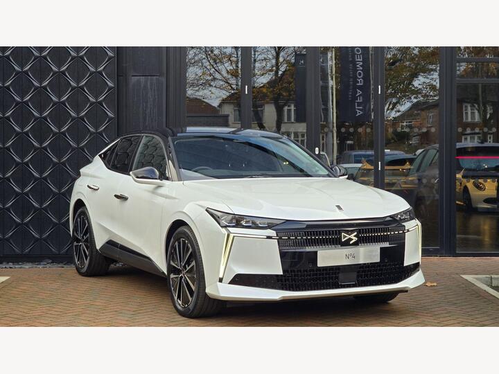 DS AUTOMOBILES DS No4 E-TENSE 61kWh Etoile Auto 5dr