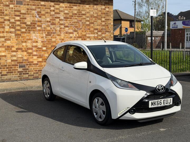 Toyota AYGO 1.0 VVT-i X-play Euro 6 3dr
