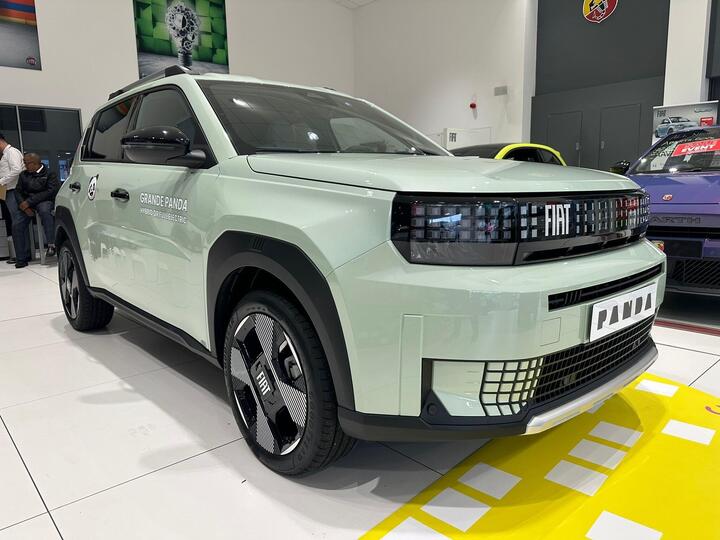 Fiat Grande Panda 1.2 MHEV La Prima E-DCT Euro 6 (s/s) 5dr