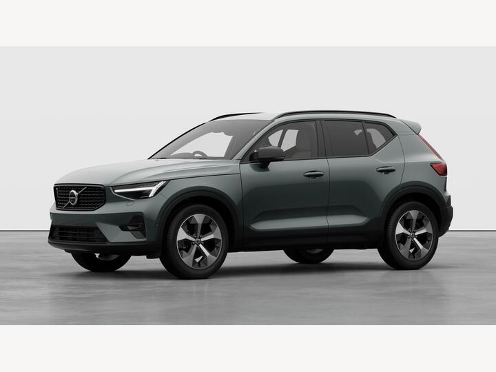 Volvo XC40 2.0 B4 MHEV Plus Pro Dark DCT Auto Euro 6 (s/s) 5dr