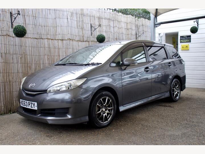 Toyota Wish 1.8 SE - Leather-Seven Seater-Ulez