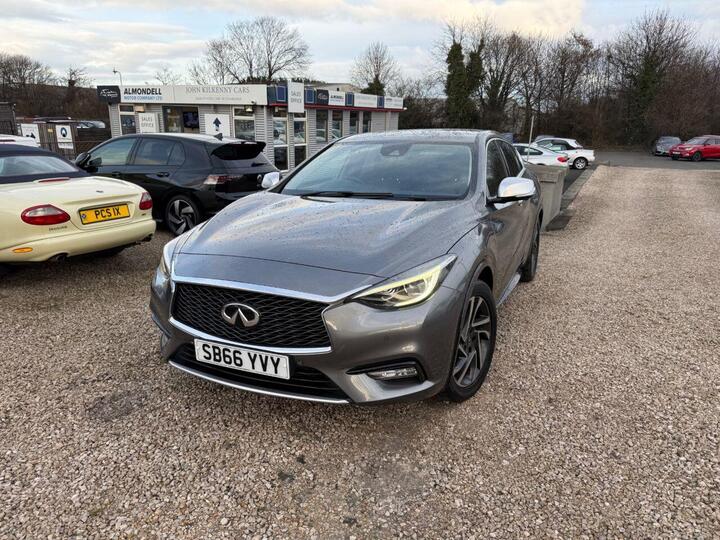 Infiniti Q30 1.6T City Black Edition Euro 6 (s/s) 5dr