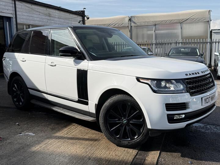Land Rover Range Rover 3.0 TD V6 Vogue Auto 4WD Euro 6 (s/s) 5dr Land Rover Range Rover 3.0 TD V6 Vogue Auto 4WD Euro 6 (s/s) 5dr