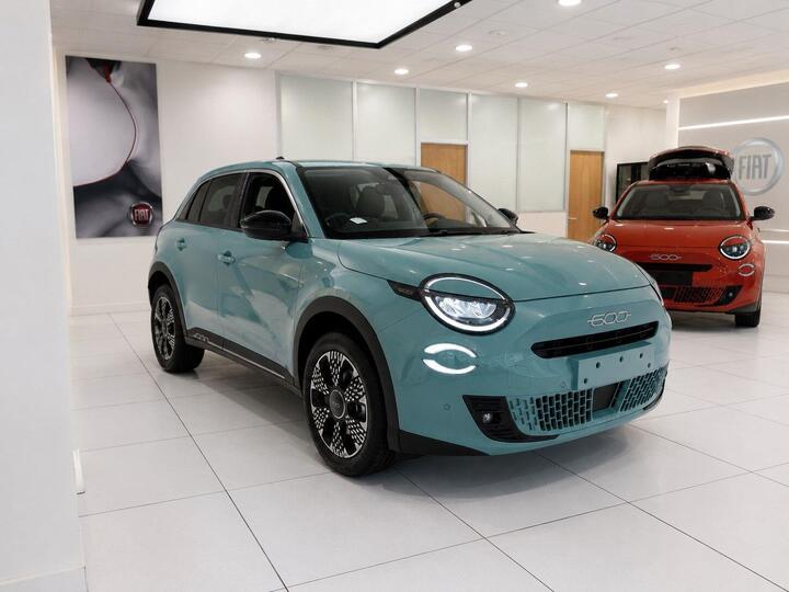 Fiat 600 54kWh La Prima Auto 5dr