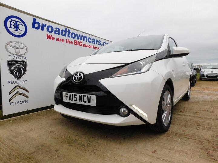 Toyota AYGO 1.0 VVT-i X-pression X-wave Euro 5 5dr Euro 5