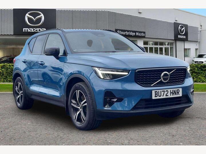 Volvo XC40 2.0 B3 MHEV Plus Dark DCT Auto Euro 6 (s/s) 5dr