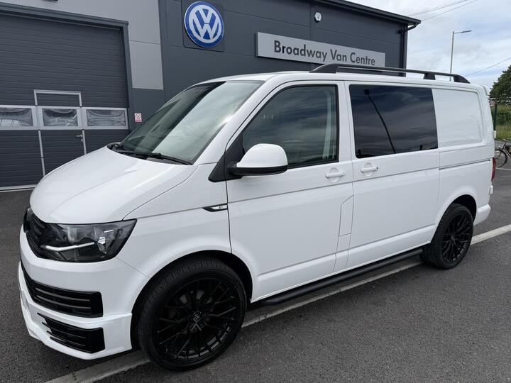 Volkswagen Transporter Volkswagen Transporter 2.0 TDI 6 Seat Kombi Startline 5dr Diesel Manual SWB In Candy White - Euro 6