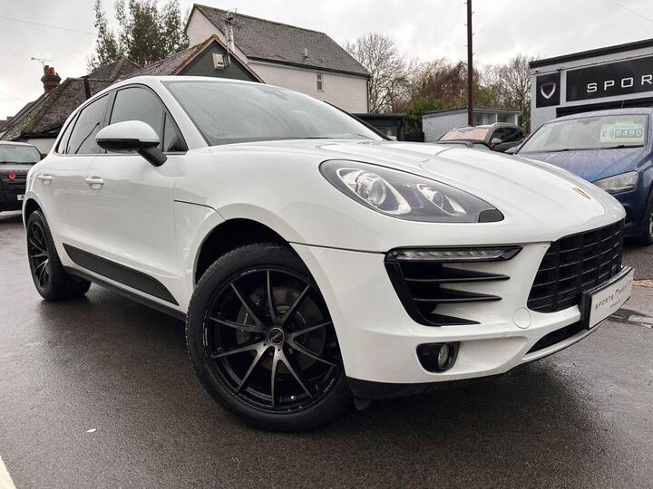 Porsche MACAN 2.0 PDK 4WD EURO 6 20" WHEELS CRUISE CONTROL Porsche MACAN 2.0 PDK 4WD EURO 6 20" WHEELS CRUISE CONTROL