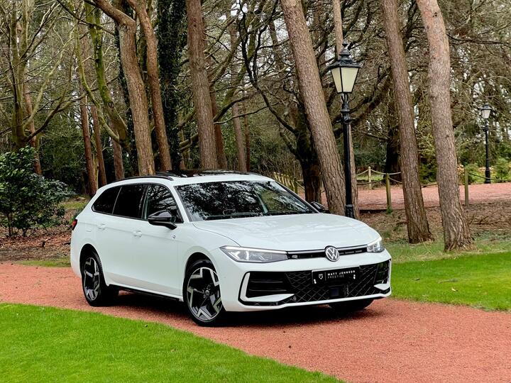 Volkswagen Passat 1.5 TSI EHybrid 19.7kWh R-Line DSG Euro 6 (s/s) 5dr
