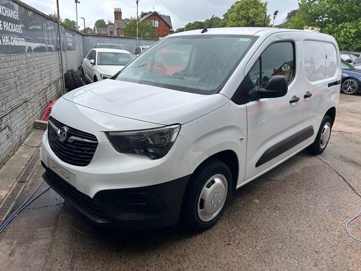 Vauxhall COMBO 1.5 Turbo D 2000 Edition Panel Van 4dr Diesel Manual L1 H1 Euro 6 (s/s) (100 Ps) Vauxhall COMBO 1.5 Turbo D 2000 Edition Panel Van 4dr Diesel Manual L1 H1 Euro 6 (s/s) (100 Ps)