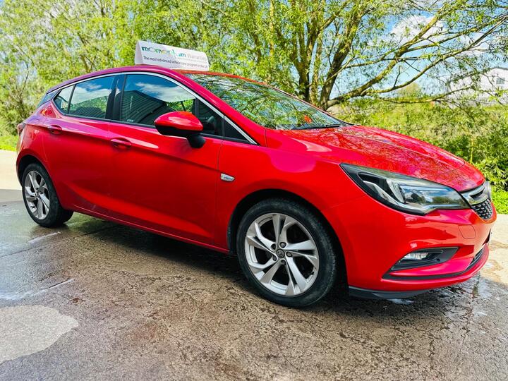 Vauxhall Astra 1.6 CDTi BlueInjection SRi Nav Euro 6 (s/s) 5dr Vauxhall Astra 1.6 CDTi BlueInjection SRi Nav Euro 6 (s/s) 5dr