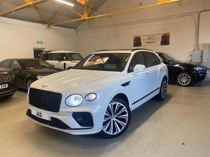 Bentley BENTAYGA 4.0 V8 Auto 4WD Euro 6 (s/s) 5dr Bentley BENTAYGA 4.0 V8 Auto 4WD Euro 6 (s/s) 5dr