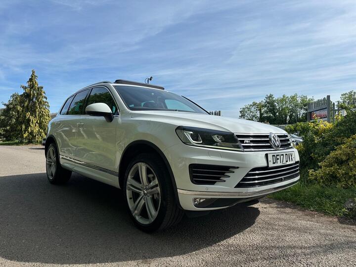 Volkswagen Touareg 3.0 TDI V6 BlueMotion Tech R-Line Plus Tiptronic 4WD Euro 6 (s/s) 5dr Volkswagen Touareg 3.0 TDI V6 BlueMotion Tech R-Line Plus Tiptronic 4WD Euro 6 (s/s) 5dr