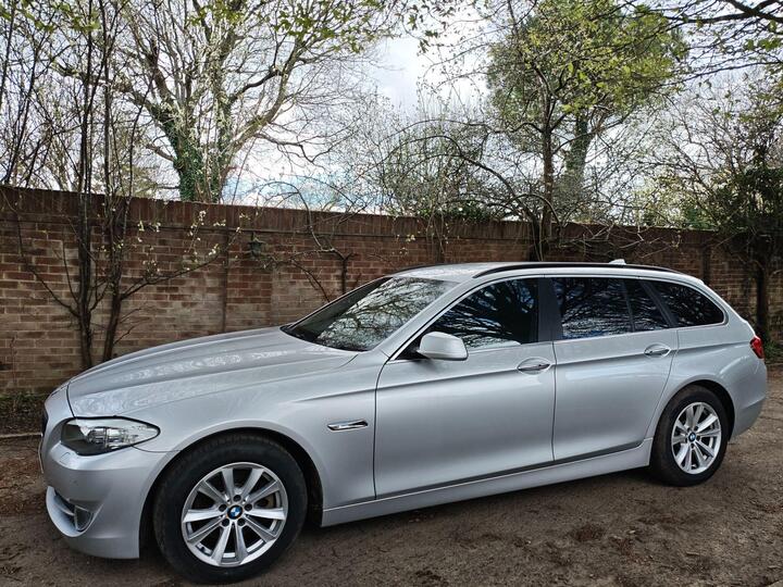 BMW 5 Series 2.0 520i SE Touring Steptronic Euro 5 (s/s) 5dr BMW 5 Series 2.0 520i SE Touring Steptronic Euro 5 (s/s) 5dr