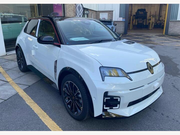 Renault Renault 5 Urban Range 40kWh Iconic Five Auto 5dr