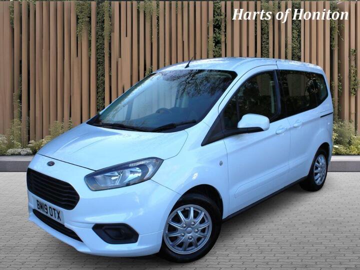 Ford Tourneo-courier 1.0 EcoBoost Zetec Euro 6 5dr Ford Tourneo-courier 1.0 EcoBoost Zetec Euro 6 5dr