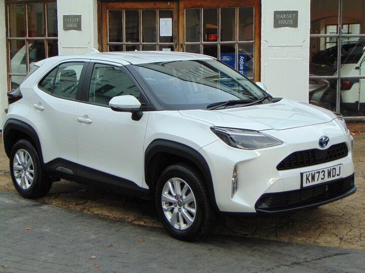 Toyota Yaris Cross 1.5 VVT-h Icon E-CVT Euro 6 (s/s) 5dr Toyota Yaris Cross 1.5 VVT-h Icon E-CVT Euro 6 (s/s) 5dr