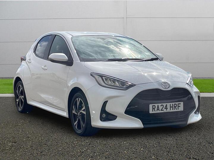 Toyota Yaris 1.5 VVT-h Design E-CVT Euro 6 (s/s) 5dr