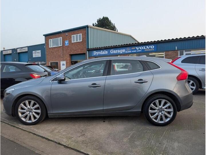 Volvo V40 1.6 D2 SE Lux Euro 5 (s/s) 5dr