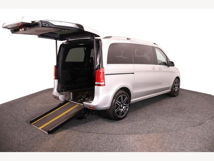 Mercedes-Benz V Class 2.2 V220d AMG Line G-Tronic+ Euro 6 (s/s) 5dr 7 Seat