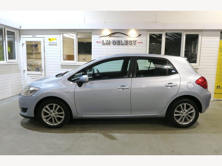 Toyota Auris 1.33 VVT-i TR (s/s) 5dr