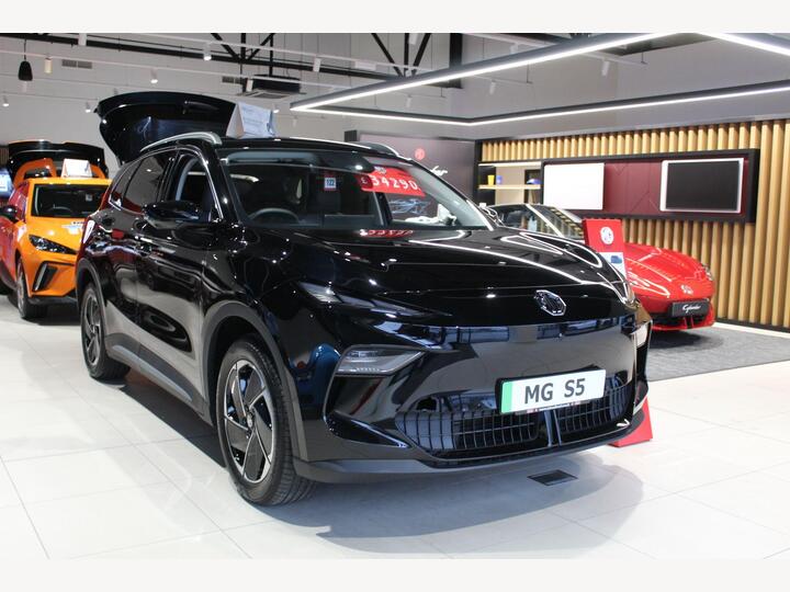 MG MGS5 64kWh Trophy Long Range Auto 5dr
