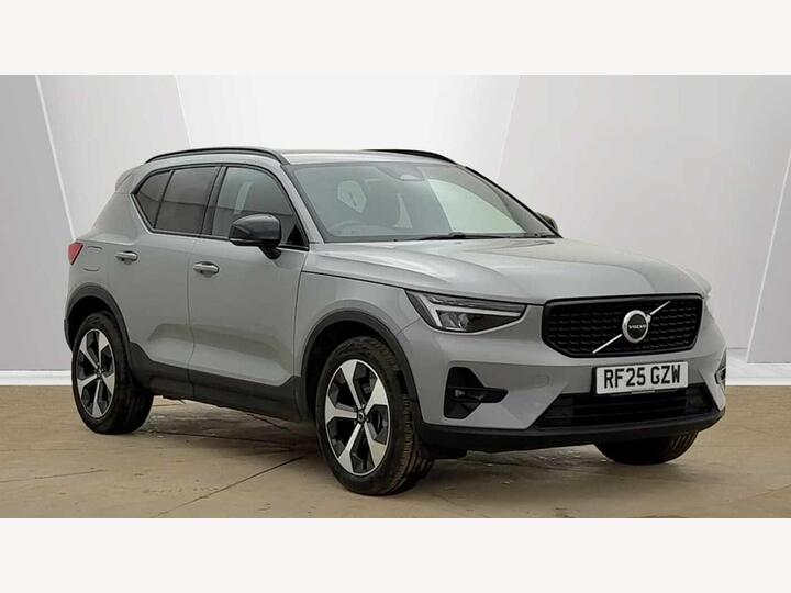 Volvo XC40 2.0 B4 MHEV Plus Dark DCT Auto Euro 6 (s/s) 5dr