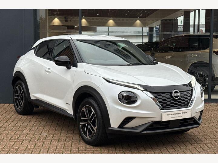 Nissan Juke 1.6 N-Connecta Auto Euro 6 5dr Nissan Juke 1.6 N-Connecta Auto Euro 6 5dr