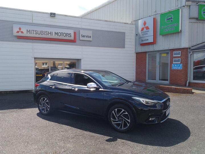 Infiniti Q30 1.6T City Black Edition Euro 6 (s/s) 5dr