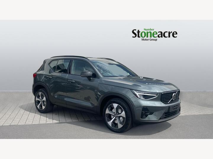 Volvo XC40 2.0 B3 MHEV Plus Dark DCT Auto Euro 6 (s/s) 5dr