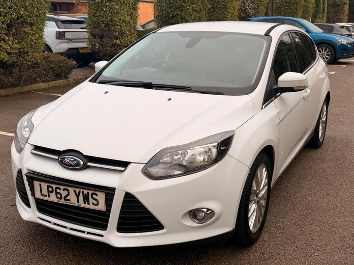 Ford Focus 1.0T EcoBoost Zetec Euro 5 (s/s) 5dr