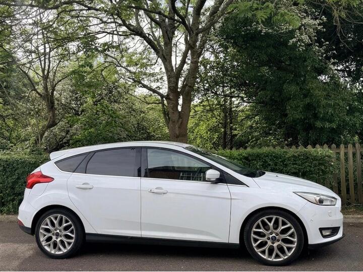 Ford Focus 1.0T EcoBoost Titanium X Euro 6 (s/s) 5dr